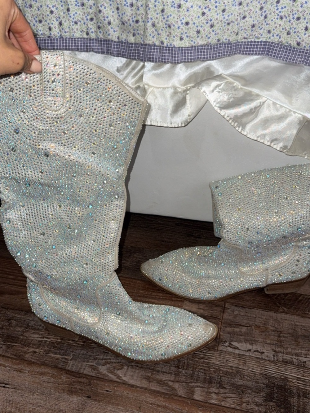 Sparkling White Rhinestone Cowboy Boots for Women